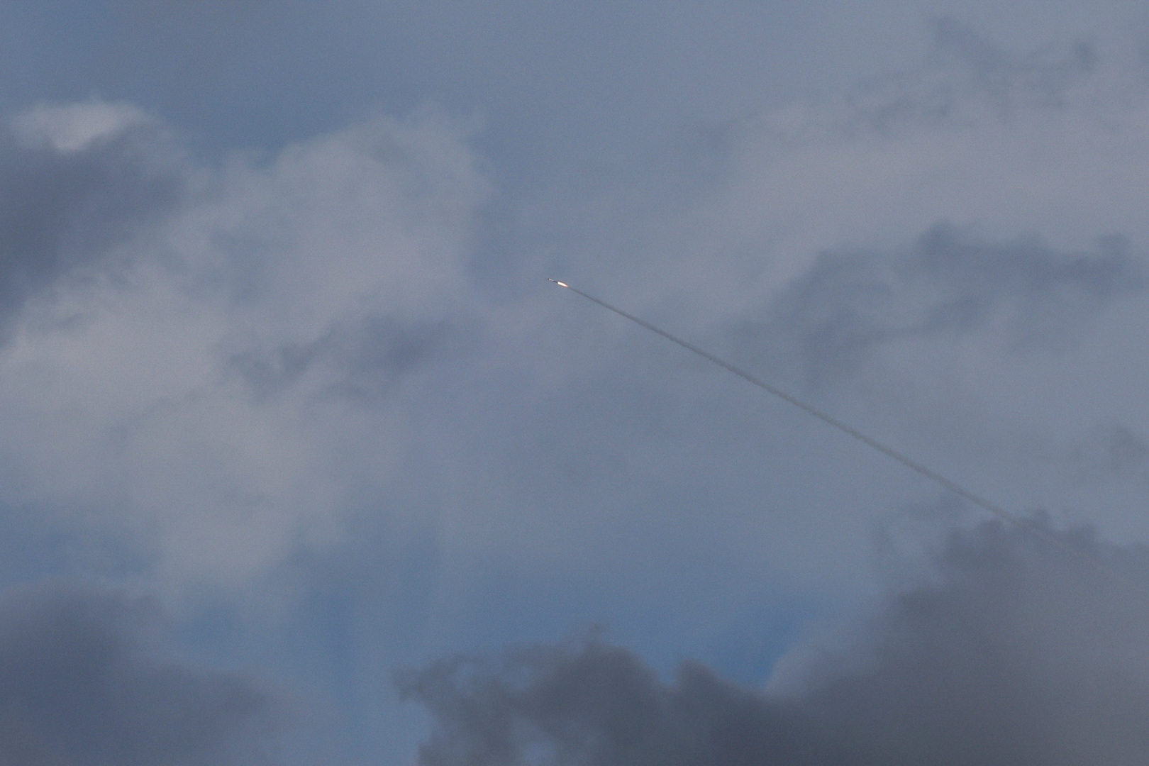 Iran mengklaim serangan rudal terhadap pangkalan militer utama Israel