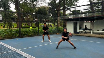 Libur Lebaran di Taman Bendera Pusaka, Warga Main Padel hingga Playground