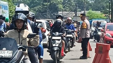 Geliat Arus Balik, Volume Kendaraan Meningkat di Jalan Alternatif Cibubur