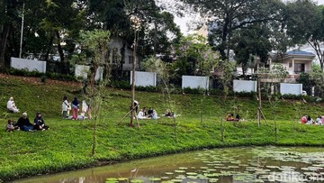 Suasana Taman Bendera Pusaka Jadi Wisata Piknik Saat Libur Lebaran