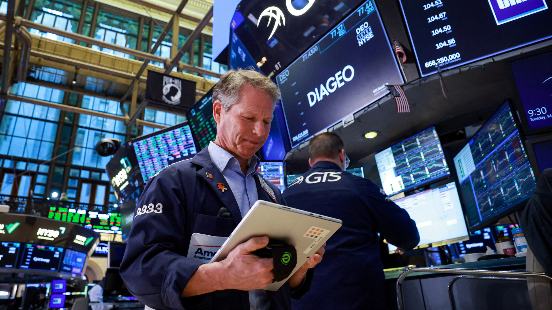 Pasar AS melonjak setelah Trump mengumumkan dia menunda serangan terhadap Iran