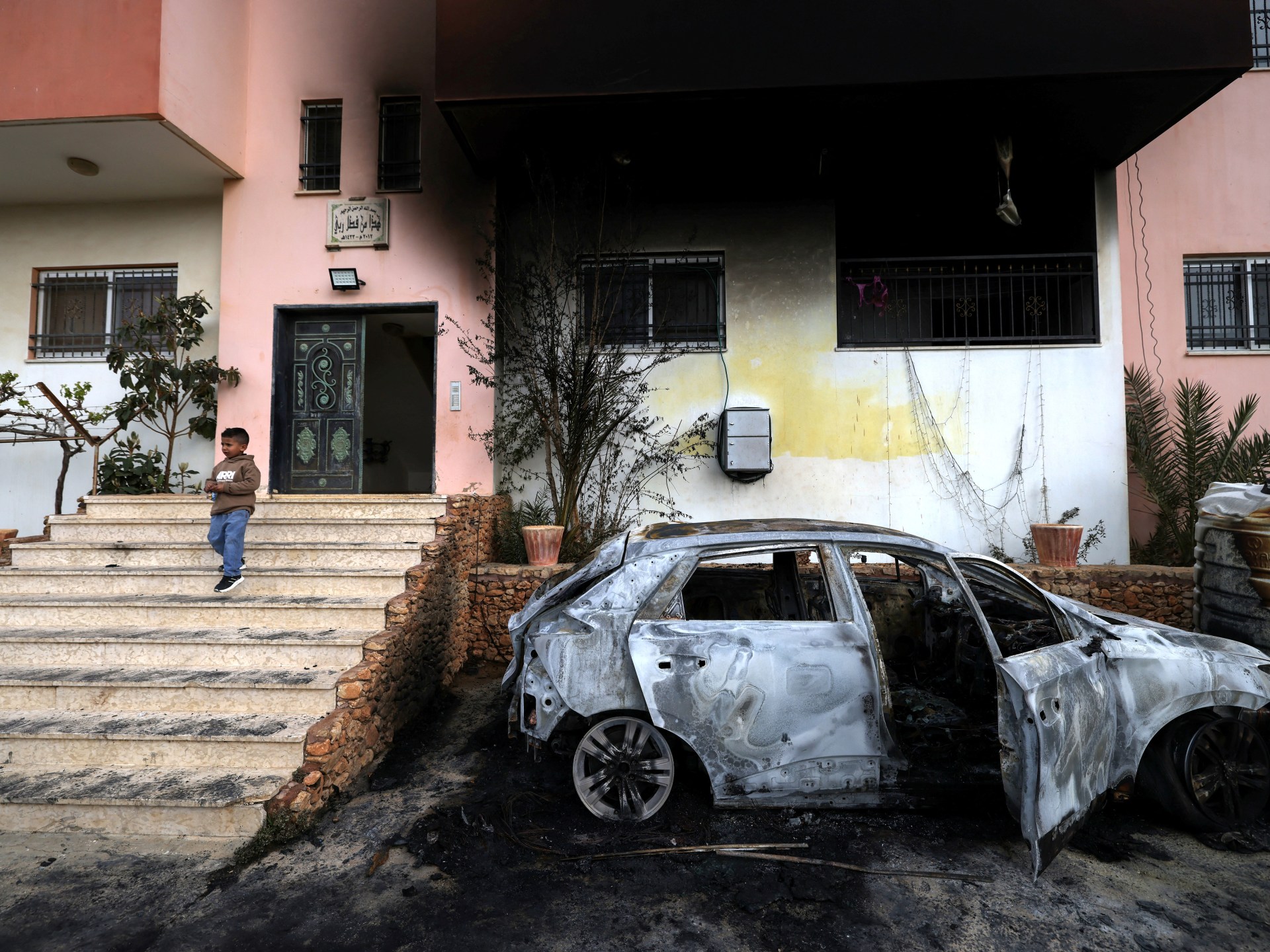Di tengah perayaan Idul Fitri yang sepi, kekerasan meningkat di Tepi Barat