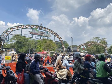 60 Ribu Pengunjung Serbu Ragunan di H+3 Lebaran, Pengelola Tambah Area Parkir