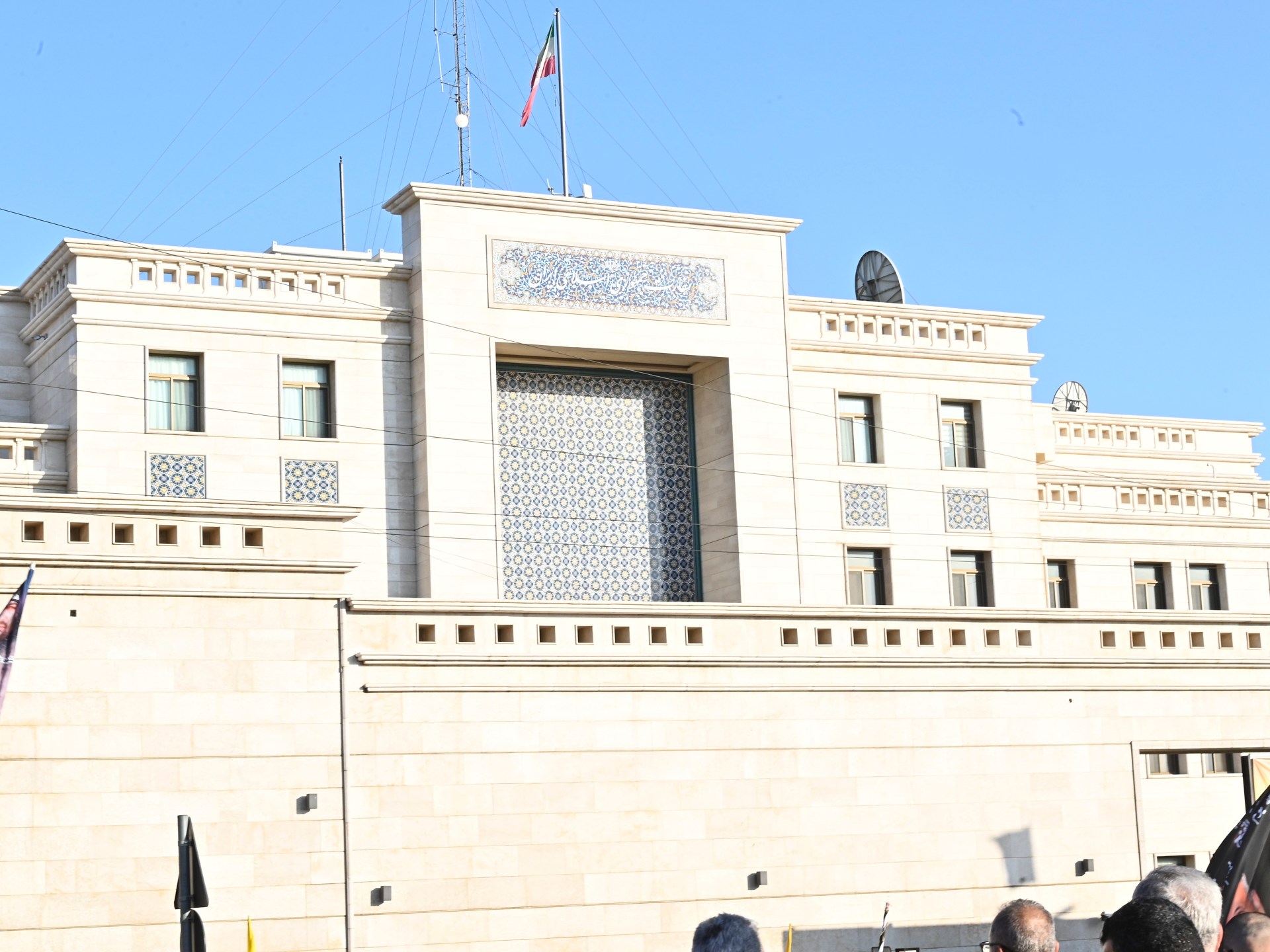 Lebanon menyatakan duta besar Iran persona non grata di tengah serangan Israel