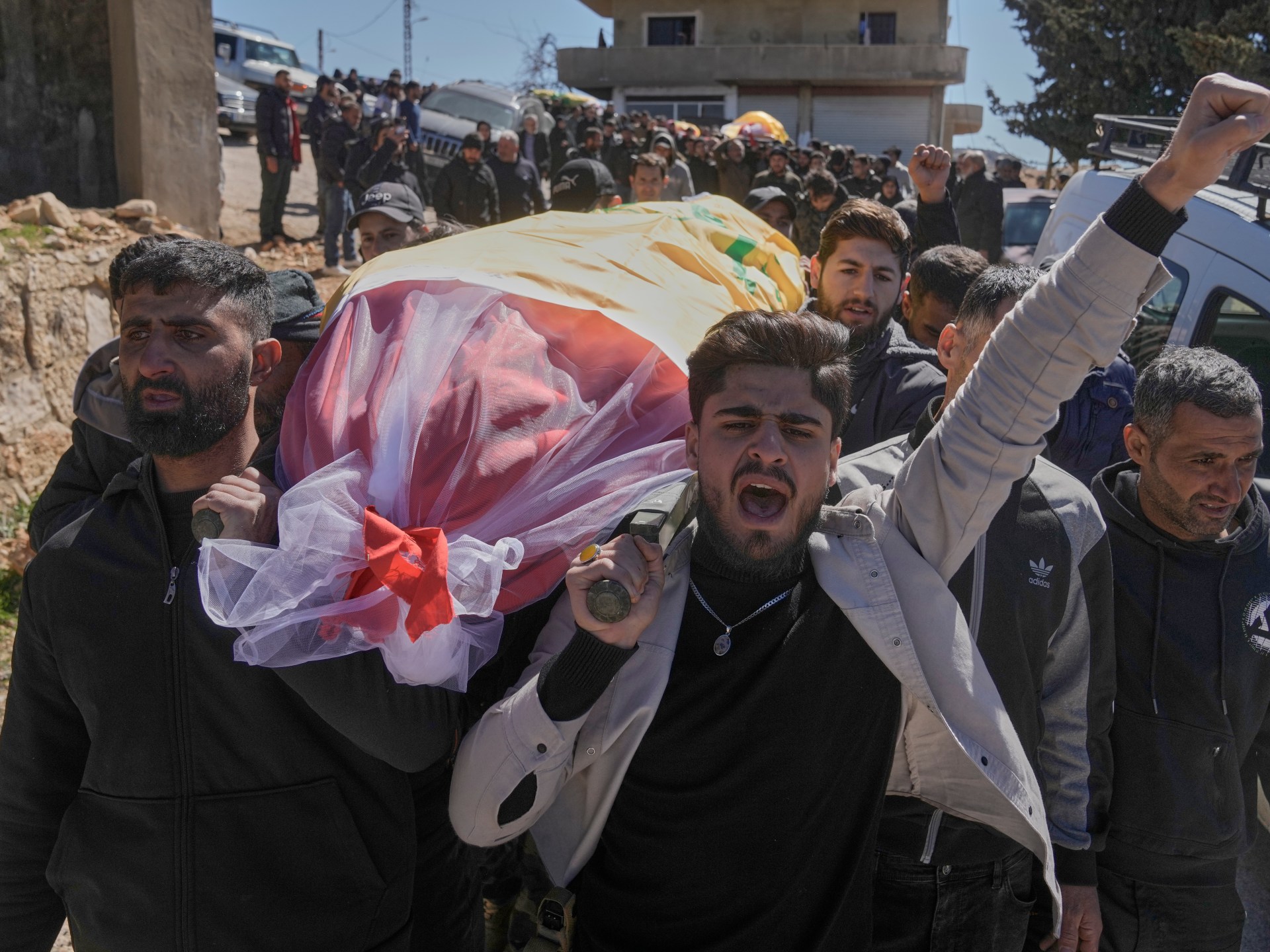 Hubungan IRGC Iran dengan Hizbullah memperdalam ketegangan dalam politik Lebanon