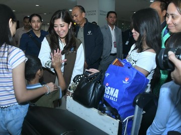 Tinjau Bandara Ngurah Rai, Menkomdigi Pastikan Telekomunikasi Mudik Aman