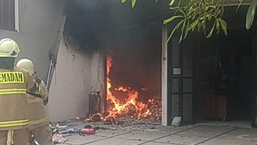 Toko Laundry di Kelapa Gading Kebakaran, 2 Karyawati Terluka