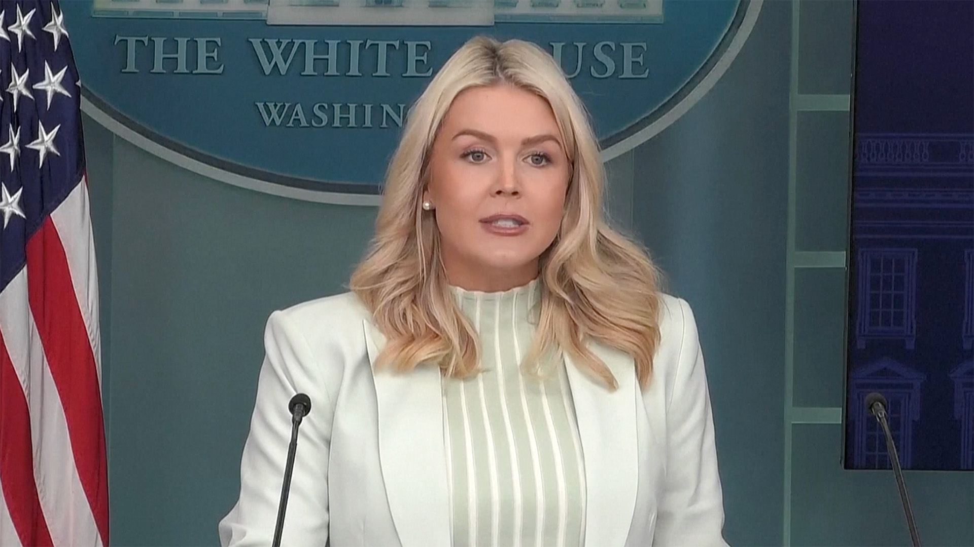 AS meminta Iran untuk menerima kekalahan atau Trump akan 'melepaskan neraka'