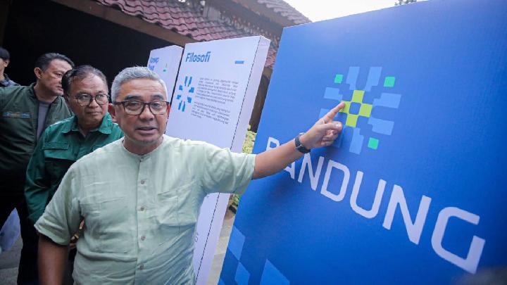 Wali Kota Bandung Farhan Pertimbangkan Pendidikan Jarak Jauh