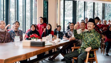 Kala Mensos Halalbihalal dengan Petugas Cleaning Service