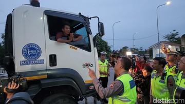Momen Kakorlantas Putarbalikkan Sumbu 3 Demi Kelancaran Arus Balik Lebaran