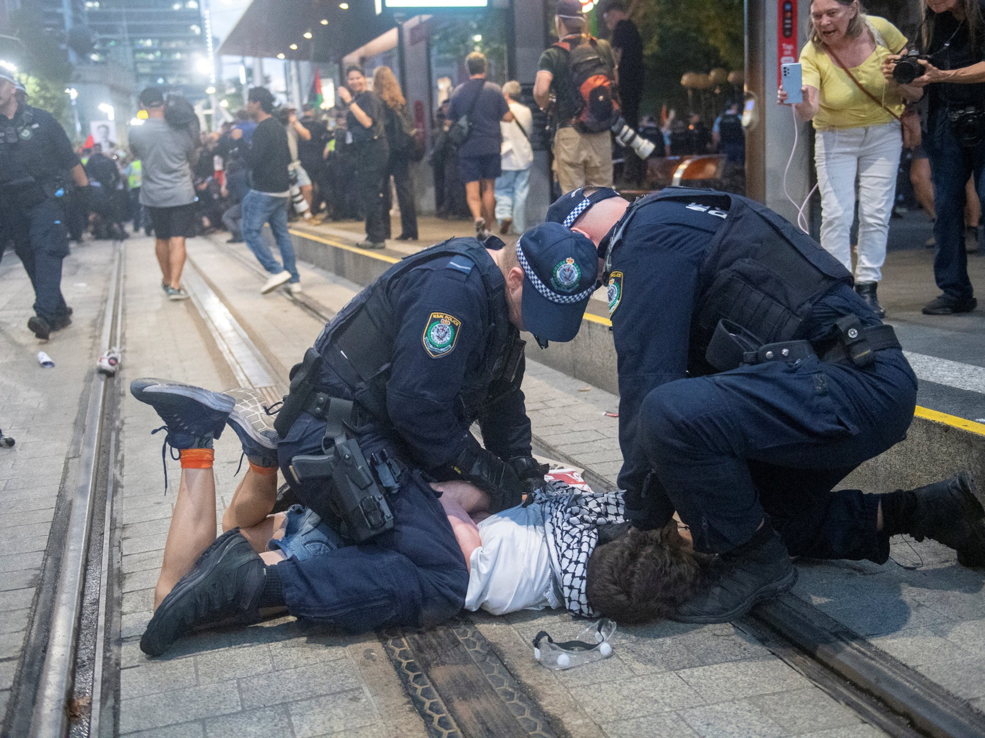 Tindakan keras Australia pasca-Bondi memuat menyasar suara-suara pro-Palestina