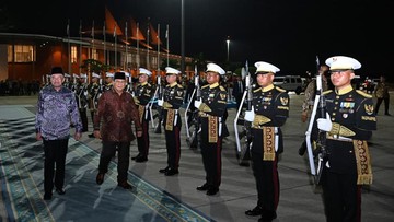 Prabowo Antar Langsung PM Malaysia Anwar Ibrahim ke Lanud Halim