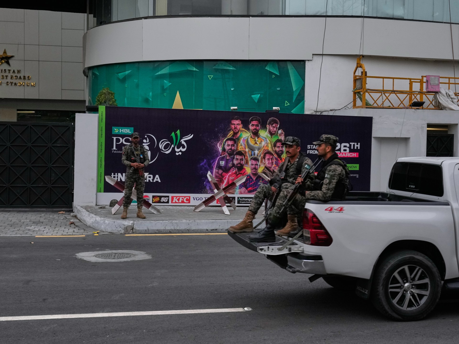 Naseem Shah dari Pakistan mendapat kecaman setelah kritik terhadap kunjungan berdiskusi PSL