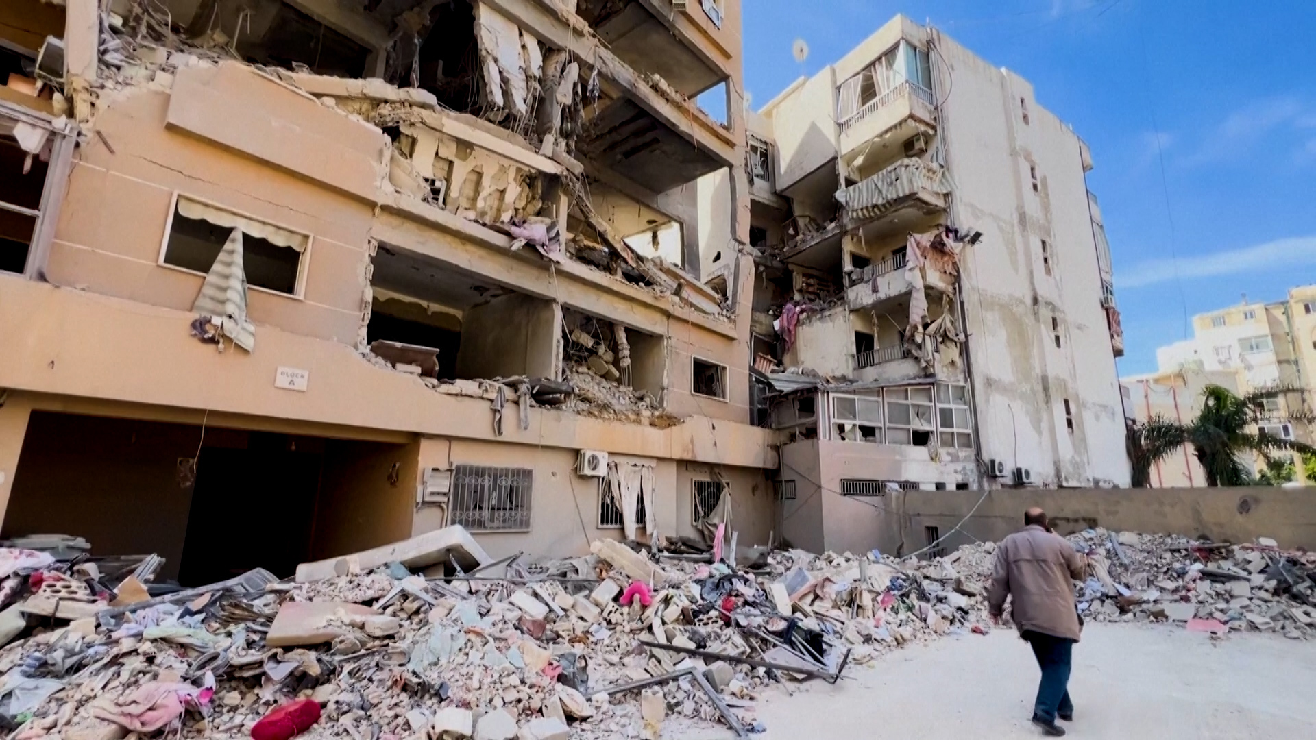 Pasukan Israel mengintensifkan serangan ke Beirut