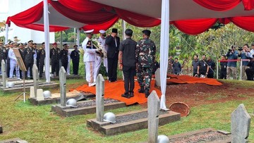 Menhan Sjafrie Pimpin Upacara Pemakaman Juwono Sudarsono di TMP Kalibata
