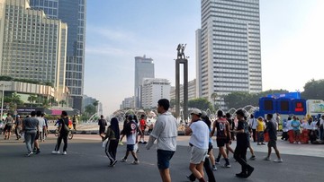 Kala CFD Jadi Arena Warga 'Bakar' Sisa Opor dan Rendang Lebaran