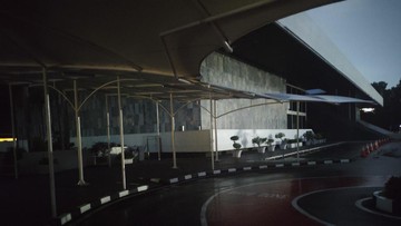 Hemat Energi, Gedung DPR Gelap Gulita