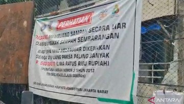 Warga Tolak Penampungan Sampah Sementara di Pinggir Jalan Kalianyar Jakbar