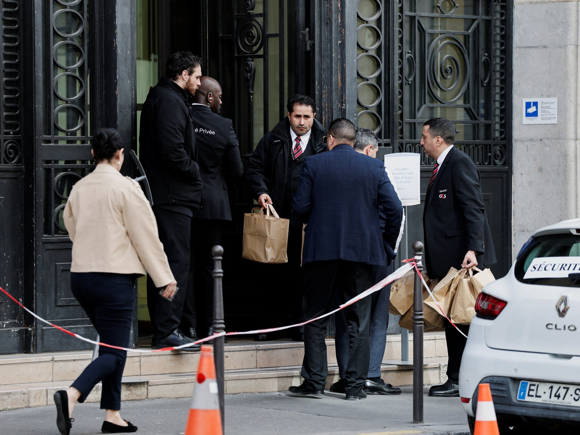 Polisi Prancis melakukan dua penangkapan lagi atas kegagalan serangan terhadap Bank of America