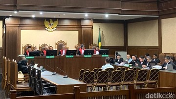 Jaksa Minta Hakim Tetapkan Rekan Bisnis Riza Chalid Beri Keterangan Palsu