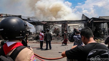 Bengkel Motor di Pamulang Terbakar Akibat Korsleting, Kerugian Rp 3,5 M
