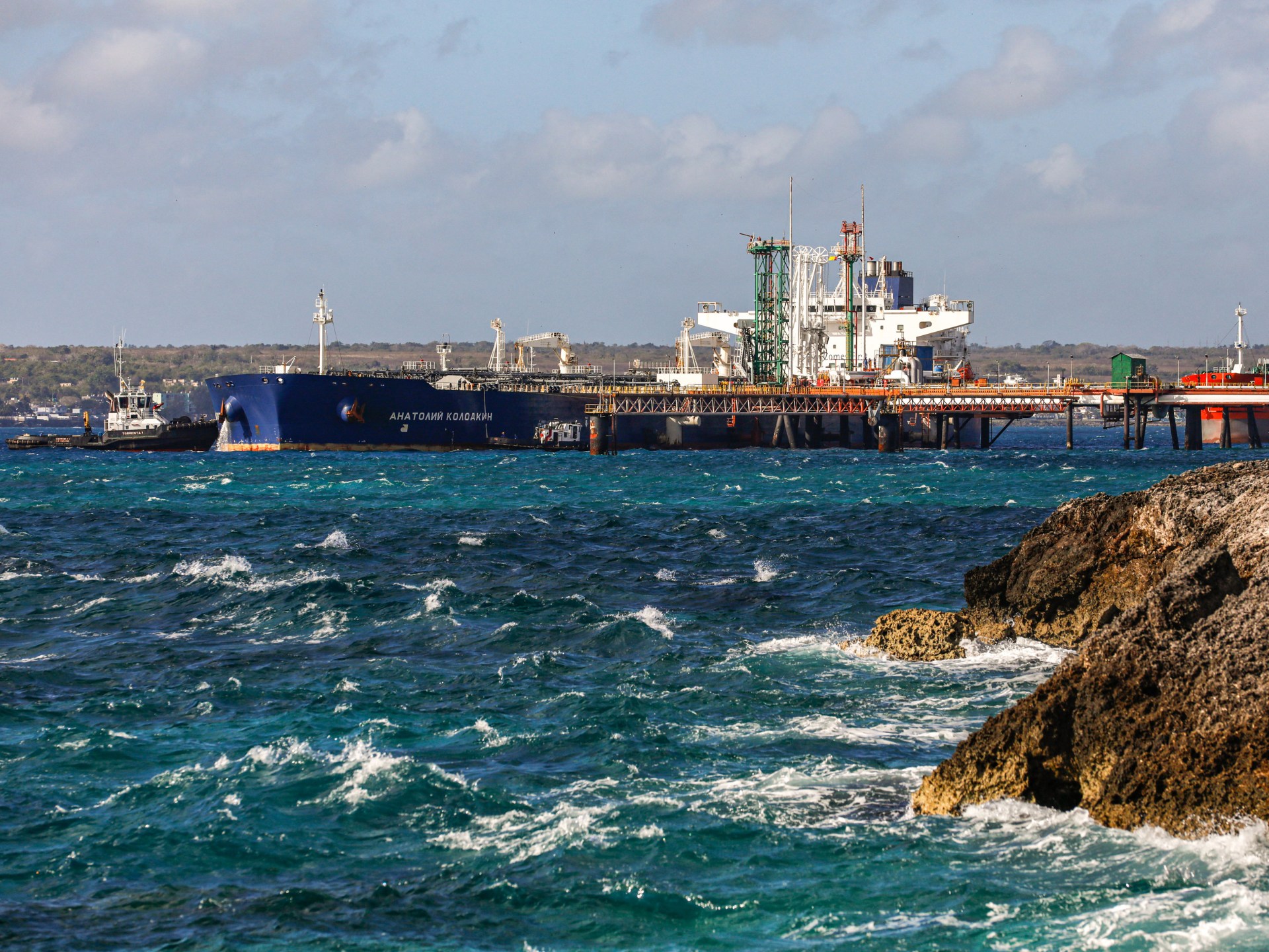 Rusia mengatakan akan terus membantu Kuba setelah pengiriman minyak pertama tiba