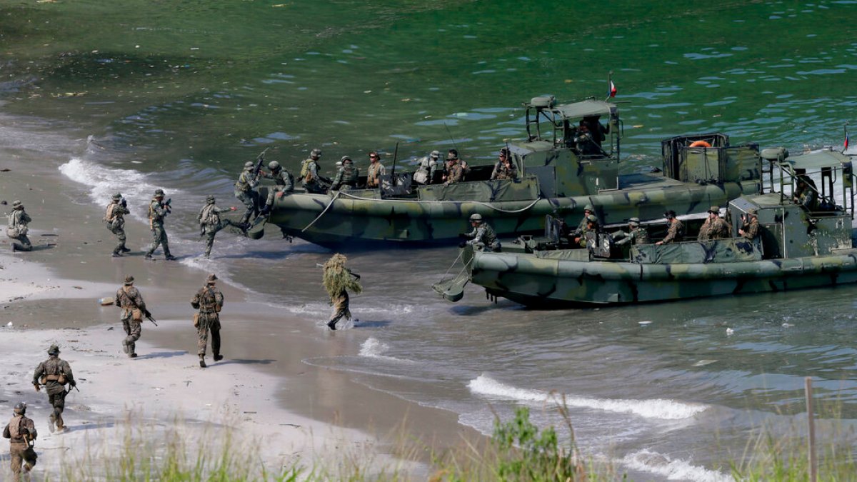 Perang Iran: Apa itu Unit Ekspedisi Marinir – dan istilah militer AS lainnya