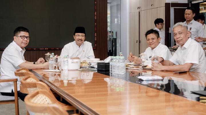 Gus Ipul Kawal Pembangunan Sekolah Rakyat di OKU Timur dan Sambas