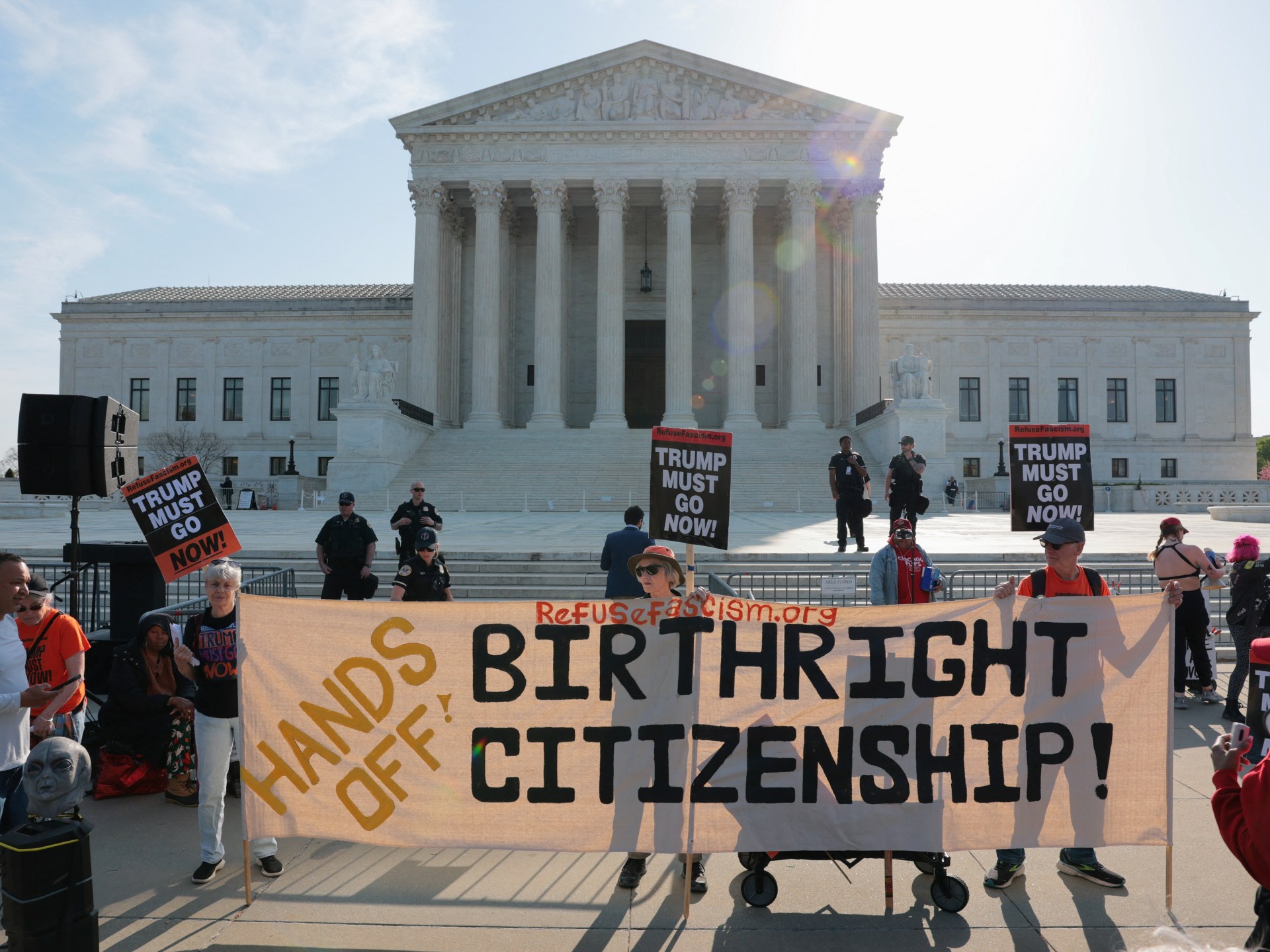 'Hits close to home': Mahkamah Agung AS menyidangkan kasus kewarganegaraan hak kesulungan