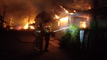 12 Orang Alami Luka Bakar Serius Imbas Kebakaran Gudang Elpiji di Bekasi