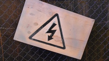 5 Pekerja Tersetrum Saat Pasang Tiang Wi-Fi di Bogor, Seluruhnya Selamat