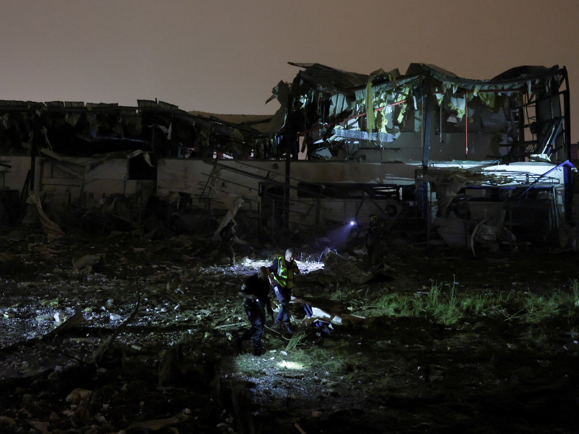 Trump diperingatkan bahwa AS 'bahkan belum memulai' serangan terhadap infrastruktur Iran