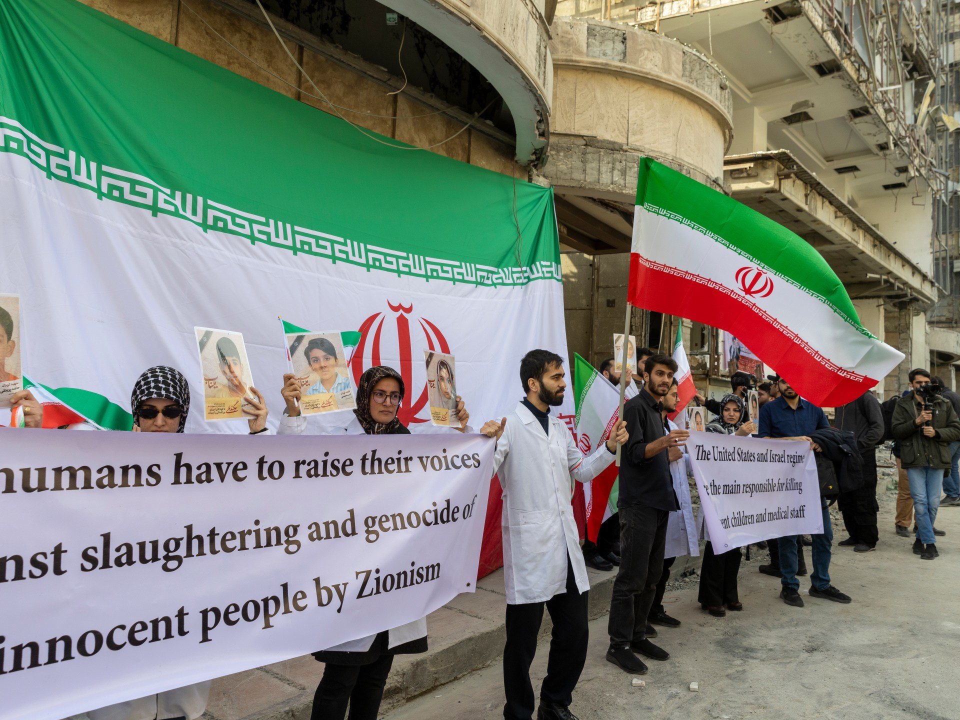 Bagaimana AS dan Israel melancarkan perang terhadap obat-obatan dan vaksin Iran