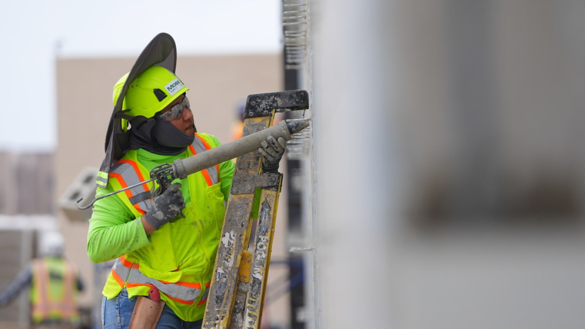 Tingkat Pelemahan AS turun meskipun ada kerusakan ekonomi dan perang Iran
