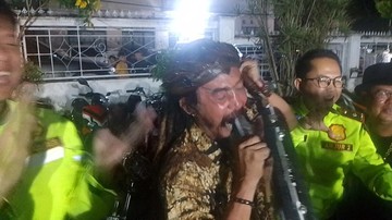 Kesal Suara Bising, Limbad Gigit Knalpot Brong Saat Razia Polisi di Cianjur