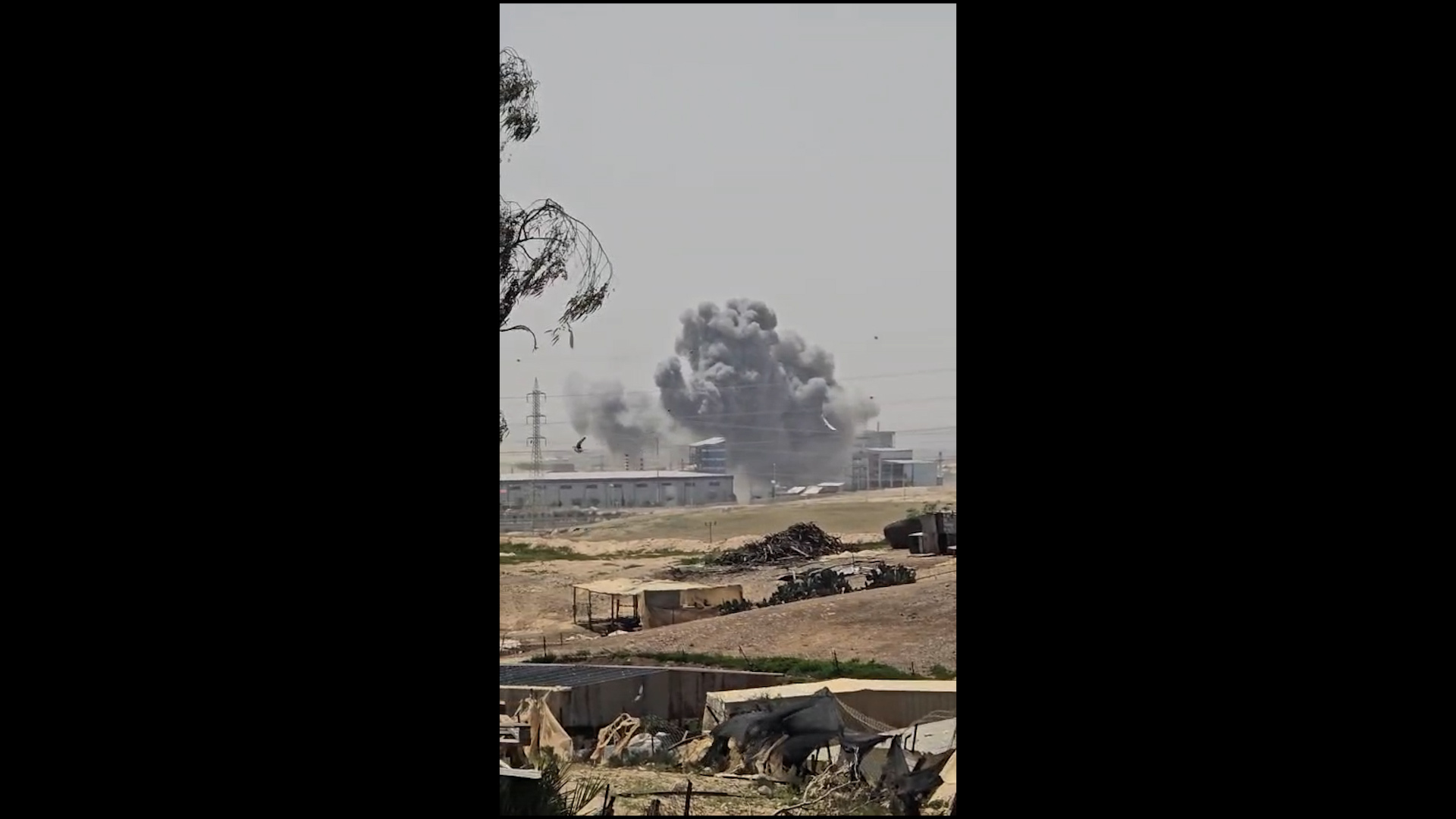 Rudal Iran menyerang kawasan industri di Israel selatan