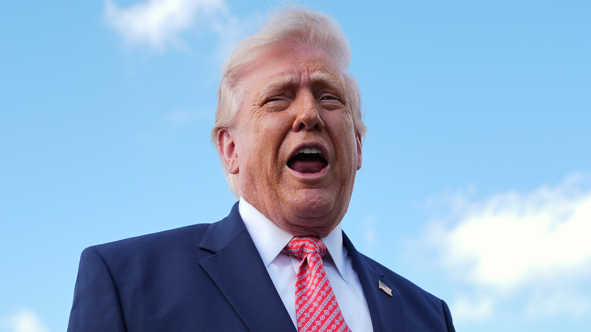 Trump mengancam Iran melalui postingan media sosial yang penuh sumpah serapah