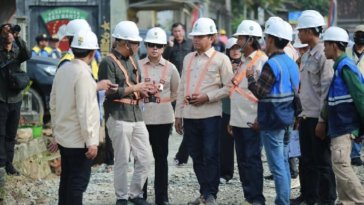 pemerintah-provinsi-lampung-perbaiki-infrastruktur-jalan-di-lampung-tengah