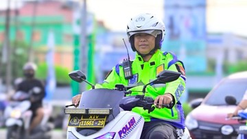 Bripka Mahir Gagas 'Kembali ke Jalan Benar', Edukasi Warga Tertib Lalu Lintas