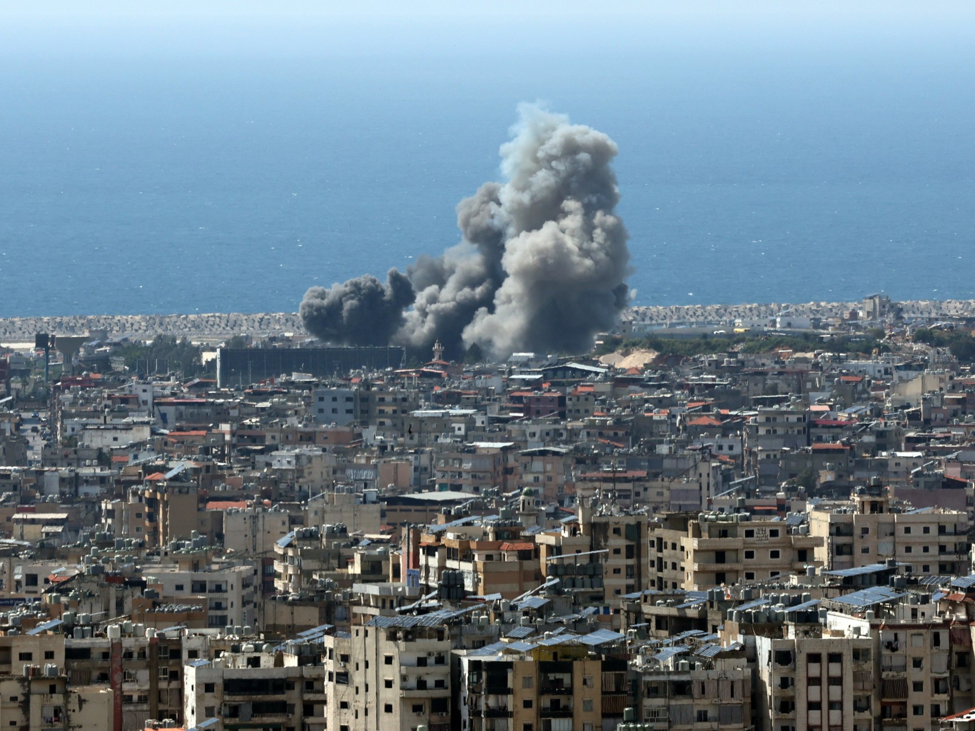 'Bahkan kucing jalanan pun lari': Dalam serangan paling mematikan Israel di Beirut