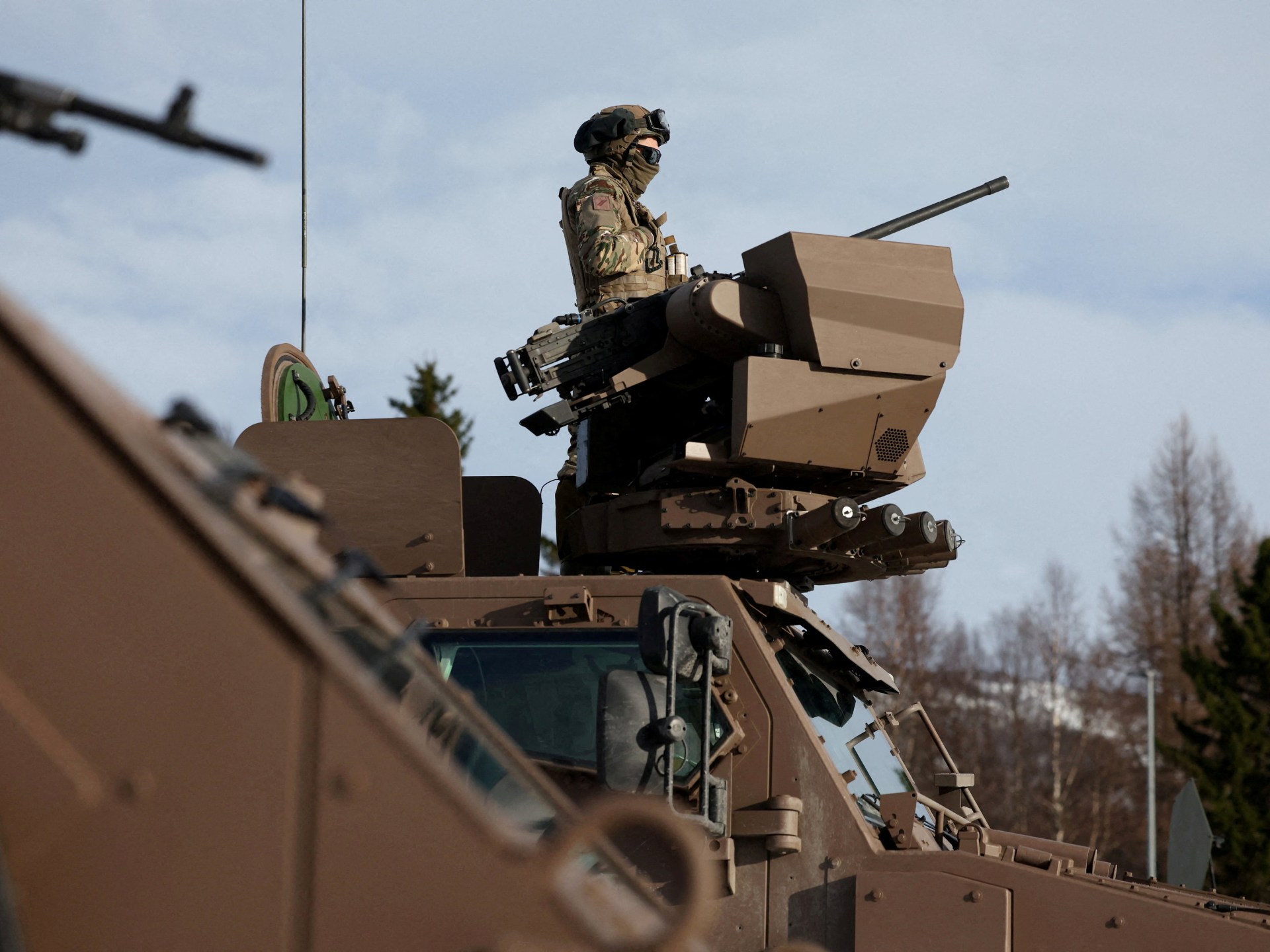 'Lebih dekat dengan kehancuran': Bisakah NATO bertahan jika Trump menarik AS keluar?