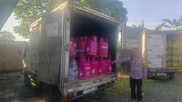 Polisi Gerebek Vila 'Markas' Pengoplos LPG di Bogor, Ratusan Tabung Disita
