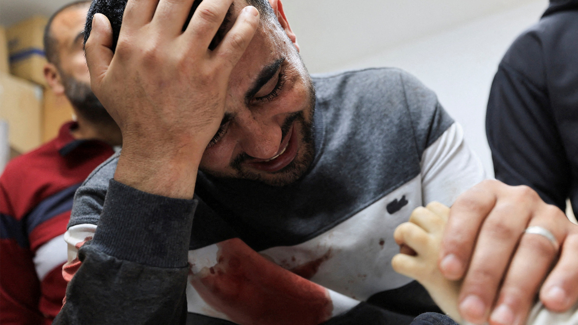 Serangan Israel terhadap mobil polisi Gaza membunuh seorang anak