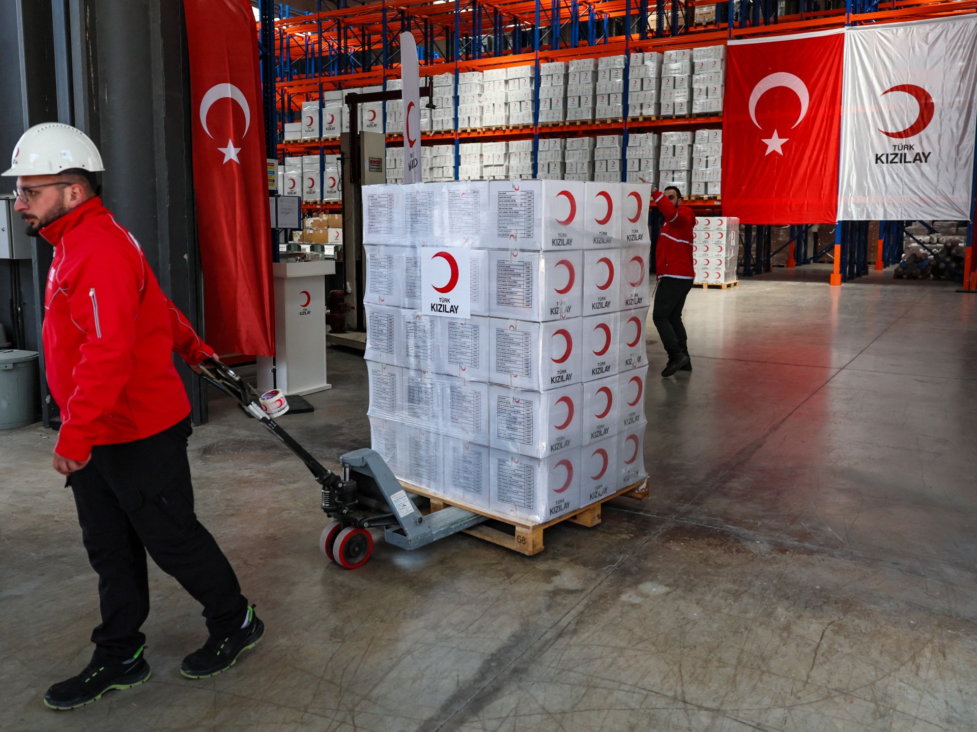 Kelompok bantuan berupaya meningkatkan pengiriman bantuan ke Iran