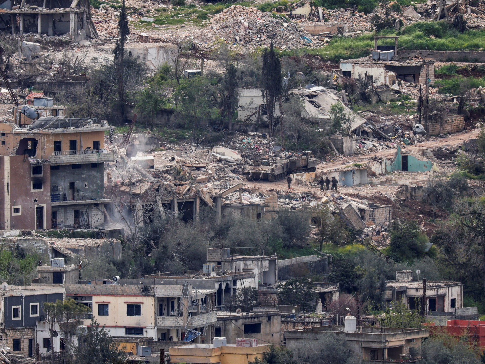 Trump mengatakan perang terhadap Iran 'hampir berakhir'; Israel menggempur Lebanon