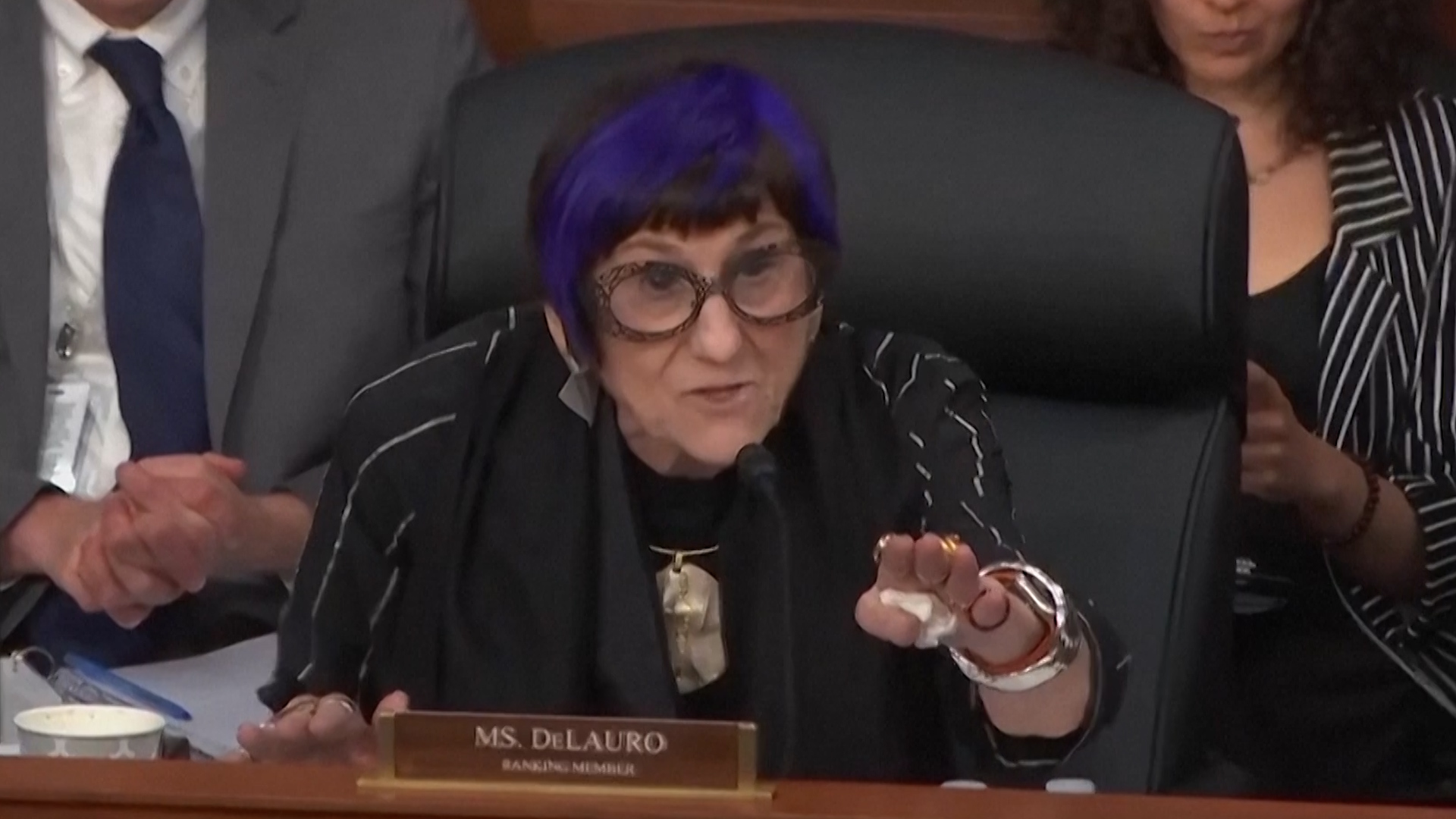 Partai Demokrat berselisih dengan Menteri Energi AS terkait perang Iran dan harga gas