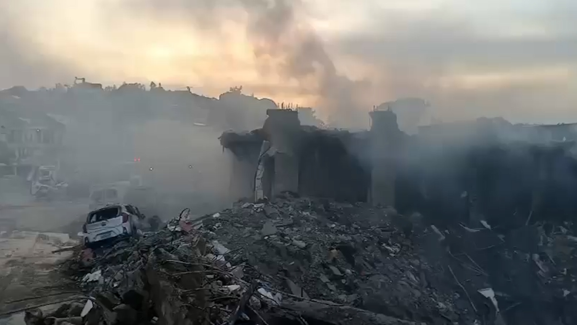 Serangan udara Israel menghancurkan bangunan di sekitar rumah sakit Lebanon selatan