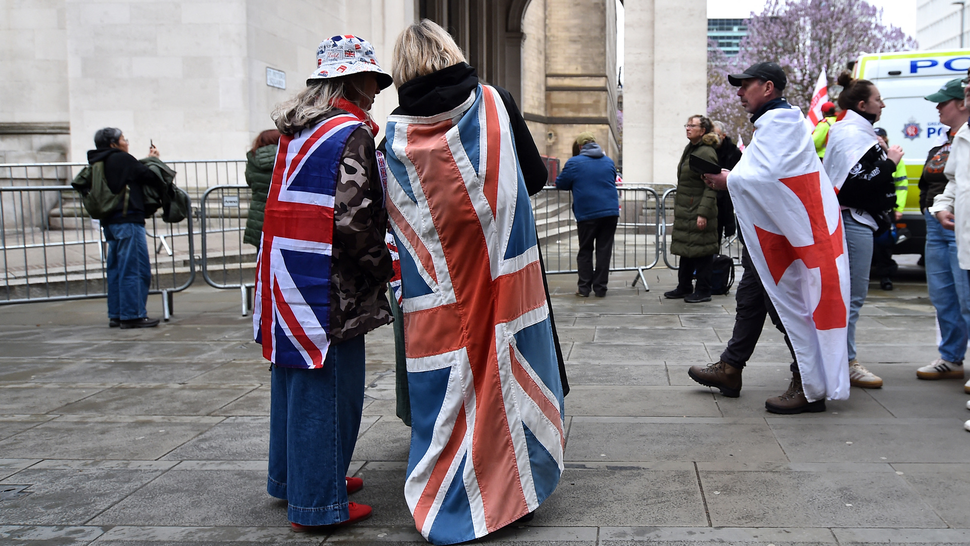 Mengapa kelompok sayap kanan Inggris merayakan hari suci yang dihormati di Palestina