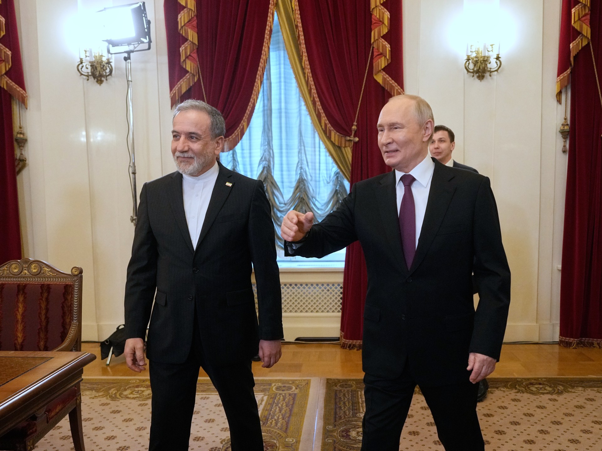 Bisakah Rusia menjadi penyelamat ekonomi Iran di tengah blokade Hormuz?